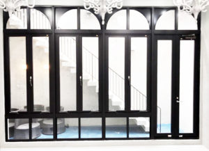 【ゴージャスな背景が美しいレンタル撮影スタジオ】