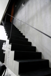 【ゴシック調な白ホリゾントレンタル撮影スタジオ】