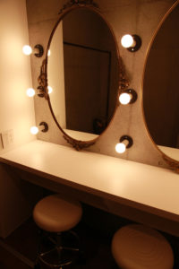 【天井高の白Ｒホリゾントがある都内格安撮影スペース】