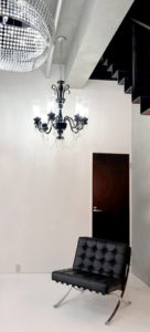 【ゴシック調な白ホリゾントレンタル撮影スタジオ】